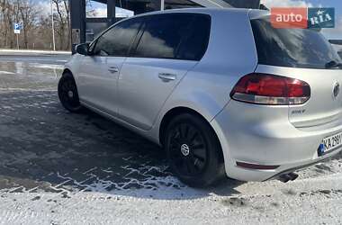 Хэтчбек Volkswagen Golf 2012 в 
