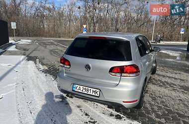Хэтчбек Volkswagen Golf 2012 в 