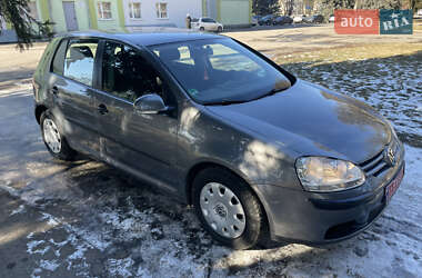 Хетчбек Volkswagen Golf 2005 в Рівному