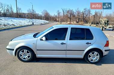 Хэтчбек Volkswagen Golf 1999 в 