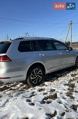 Універсал Volkswagen Golf 2018 в Броварах