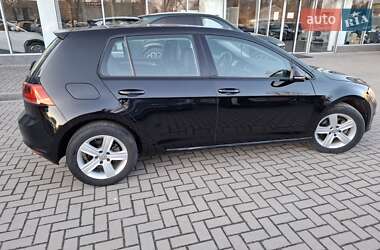 Хэтчбек Volkswagen Golf 2017 в 