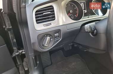 Хэтчбек Volkswagen Golf 2017 в 