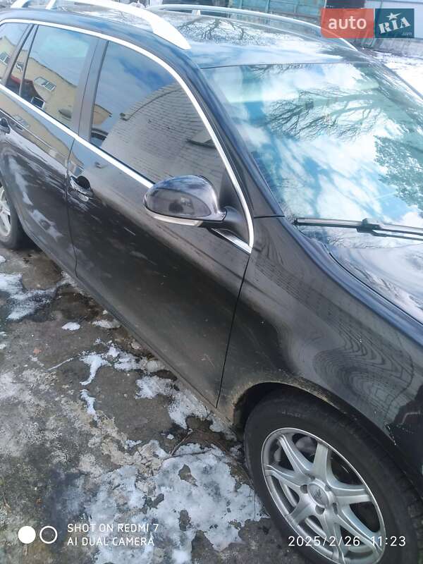 Універсал Volkswagen Golf 2010 в Дубровиці