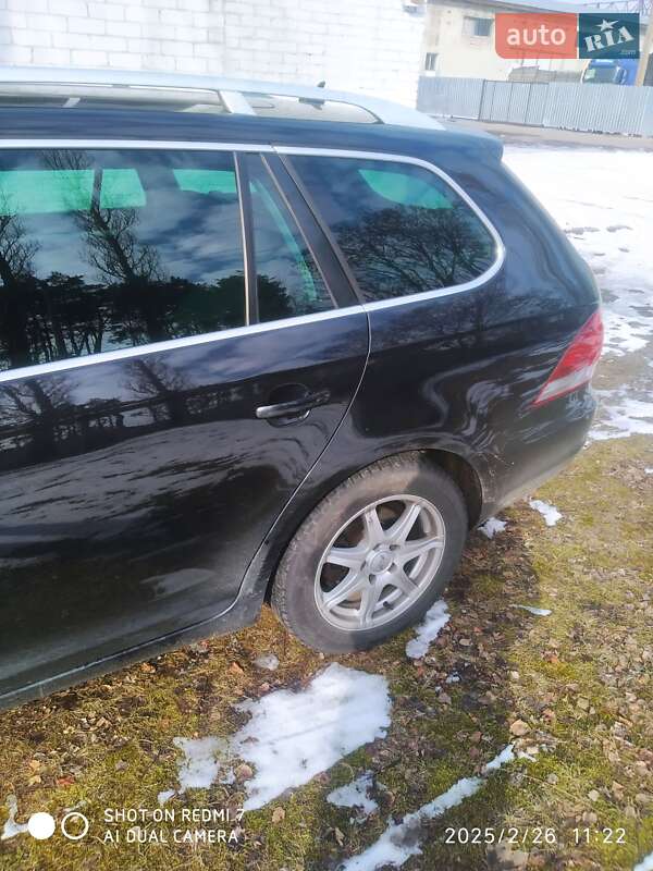 Універсал Volkswagen Golf 2010 в Дубровиці