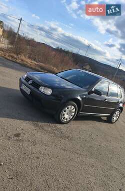 Хетчбек Volkswagen Golf 2002 в Львові