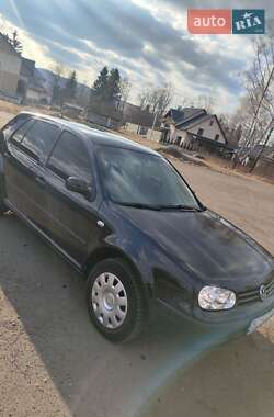 Хетчбек Volkswagen Golf 2002 в Львові