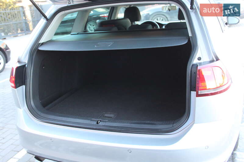 Універсал Volkswagen Golf 2015 в Вінниці