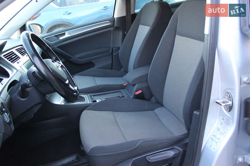 Універсал Volkswagen Golf 2015 в Вінниці