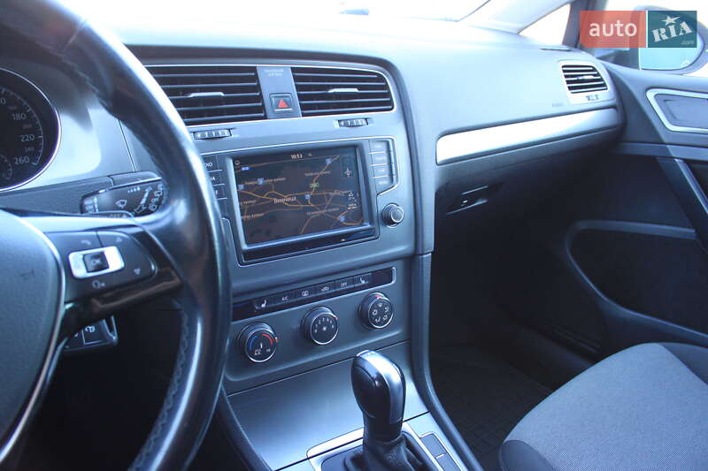 Універсал Volkswagen Golf 2015 в Вінниці