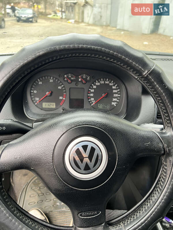 Хэтчбек Volkswagen Golf 2001 в Виннице