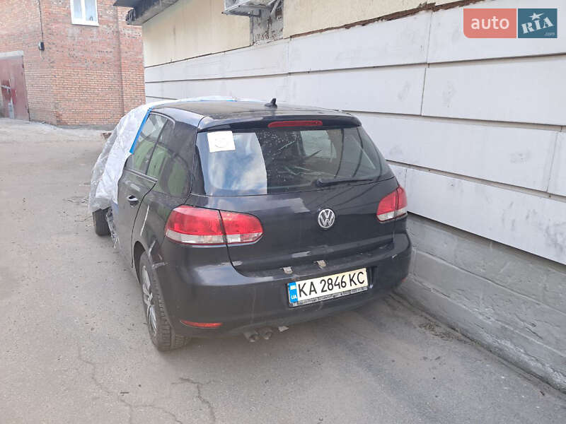 Хэтчбек Volkswagen Golf 2009 в 