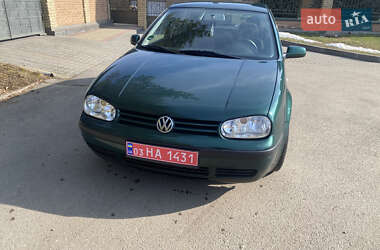 Хэтчбек Volkswagen Golf 2001 в Луцке