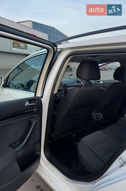 Универсал Volkswagen Golf 2012 в 