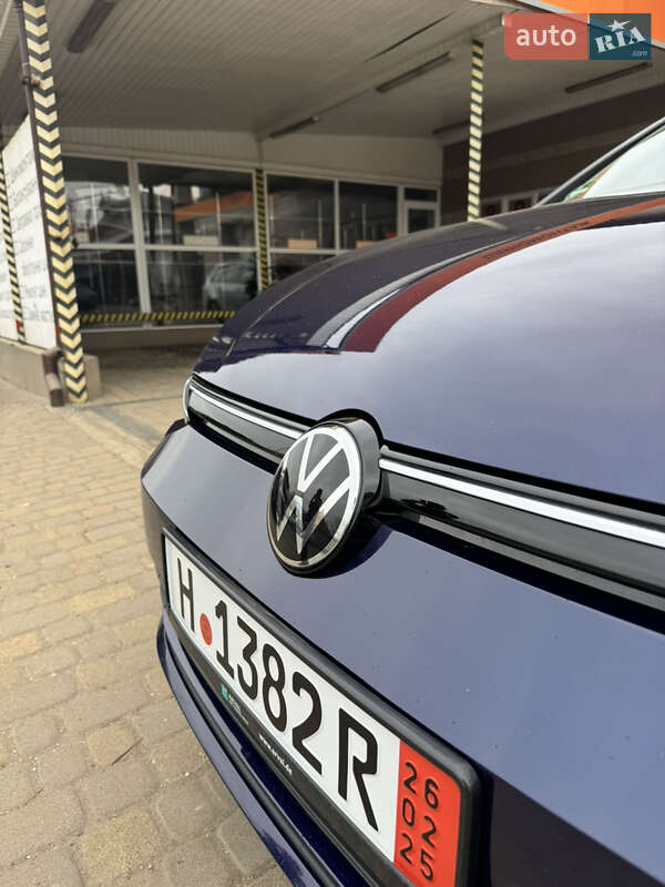 Универсал Volkswagen Golf 2021 в Сваляве