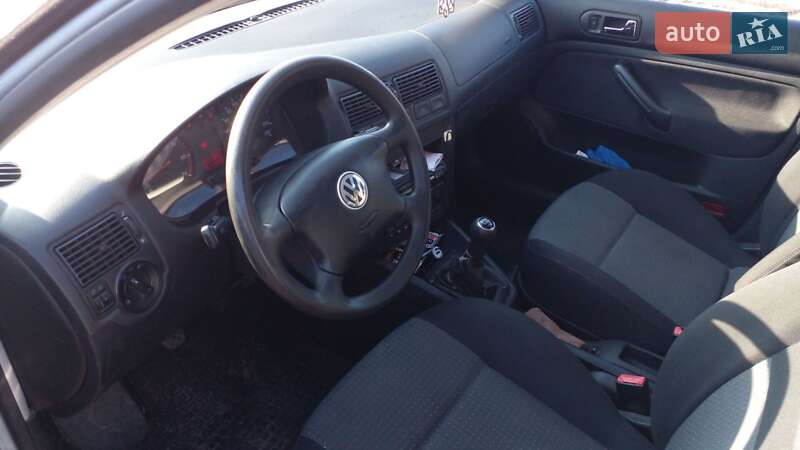 Универсал Volkswagen Golf 2003 в Оржице