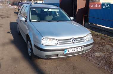 Универсал Volkswagen Golf 2003 в Оржице
