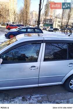 Хетчбек Volkswagen Golf 2001 в Києві