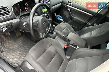 Універсал Volkswagen Golf 2012 в 
