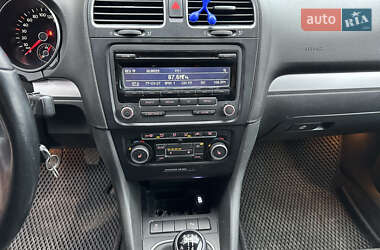 Універсал Volkswagen Golf 2012 в 