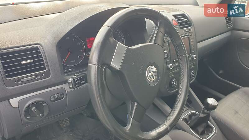 Хэтчбек Volkswagen Golf 2007 в Ровно