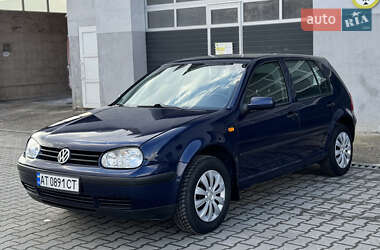 Хэтчбек Volkswagen Golf 1999 в Сарнах