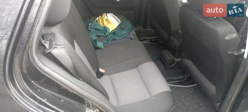 Хетчбек Volkswagen Golf 2002 в Лохвиці