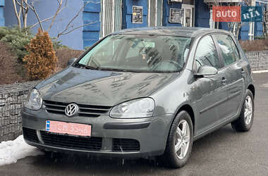 Хэтчбек Volkswagen Golf 2004 в Киеве