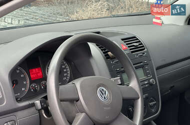 Хэтчбек Volkswagen Golf 2004 в 