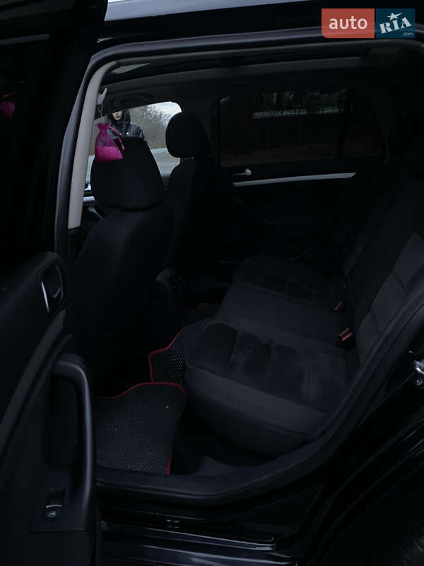 Універсал Volkswagen Golf 2011 в Галичі