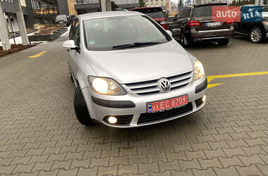 Хэтчбек Volkswagen Golf 2005 в Стрые