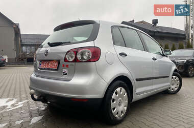 Хэтчбек Volkswagen Golf 2005 в Стрые