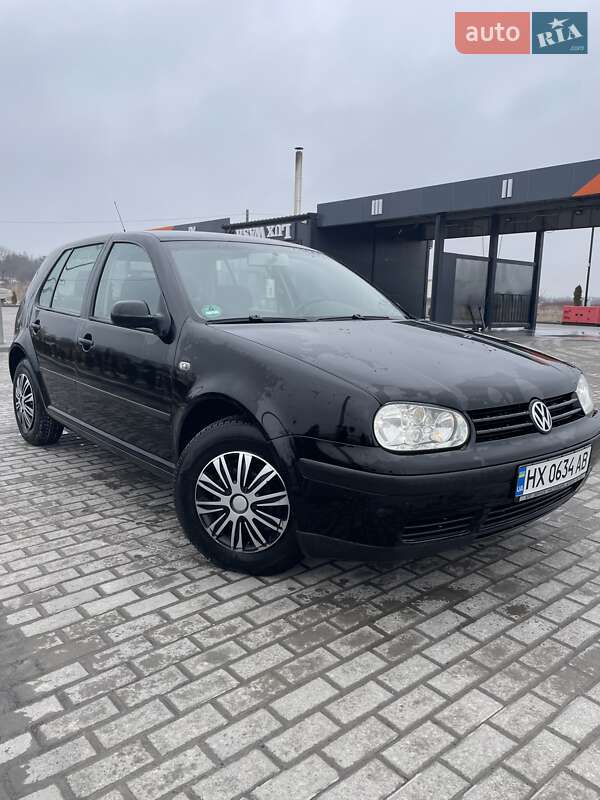 Volkswagen Golf 2003