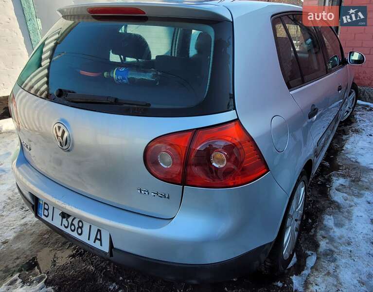 Хетчбек Volkswagen Golf 2004 в Полтаві