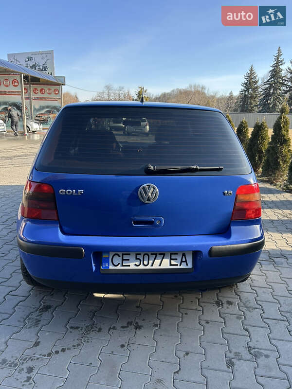 Хетчбек Volkswagen Golf 2000 в Чернівцях