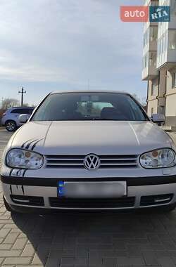 Хетчбек Volkswagen Golf 1999 в 
