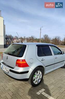 Хетчбек Volkswagen Golf 1999 в 