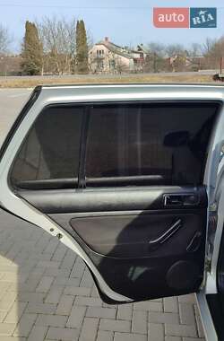 Хетчбек Volkswagen Golf 1999 в 