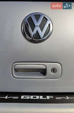 Хетчбек Volkswagen Golf 1999 в 