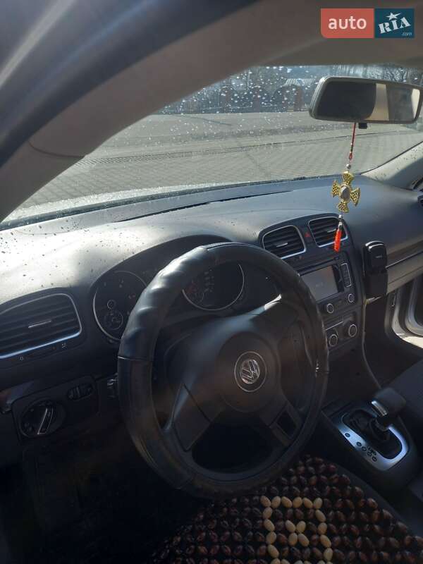 Універсал Volkswagen Golf 2011 в Воловцю