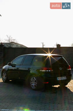 Хэтчбек Volkswagen Golf 2009 в 