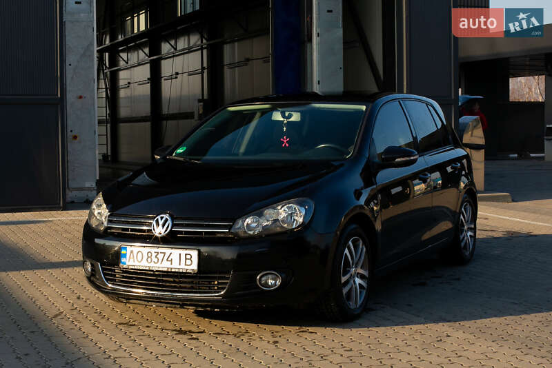 Хэтчбек Volkswagen Golf 2009 в Ужгороде