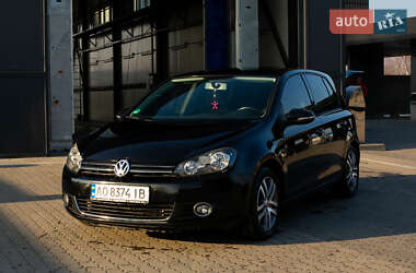 Хэтчбек Volkswagen Golf 2009 в 