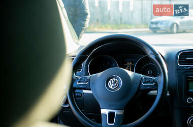 Хэтчбек Volkswagen Golf 2009 в 