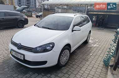 Універсал Volkswagen Golf 2010 в Івано-Франківську