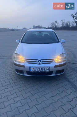 Хэтчбек Volkswagen Golf 2003 в 