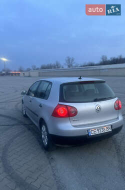 Хэтчбек Volkswagen Golf 2003 в 