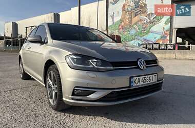 Хетчбек Volkswagen Golf 2017 в Києві