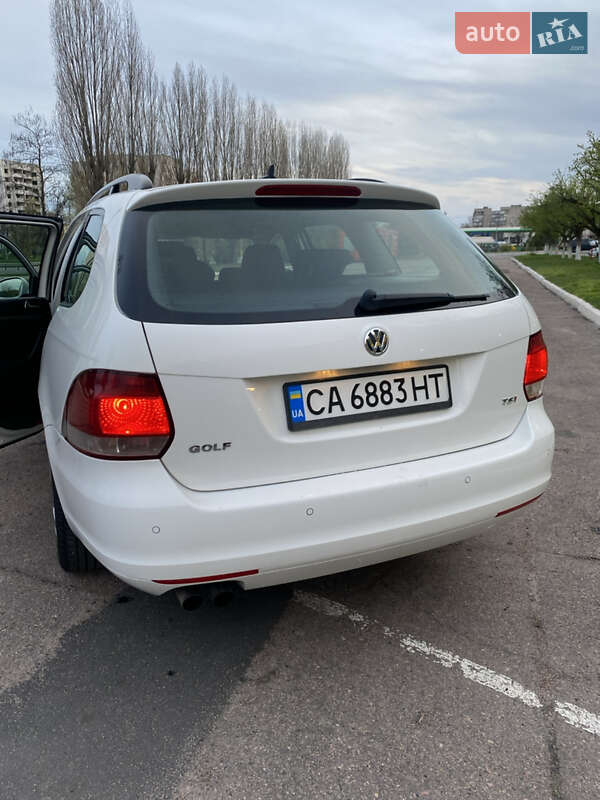 Універсал Volkswagen Golf 2009 в Черкасах