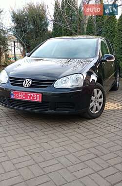 Хэтчбек Volkswagen Golf 2005 в Луцке